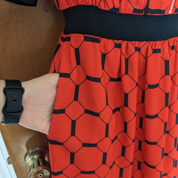 Ted Baker Valent Geometric Print Red Black Zip Front Dress - Picture 7 of 13